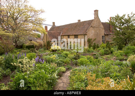 Angleterre Somerset East Lambrook Manor le poisson Dorothy Chalet jardin Banque D'Images