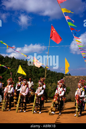 Chine Yunnan Xiao Hu La village Hani Akha danseurs festival Banque D'Images