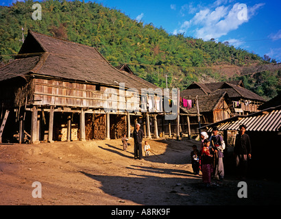 Chine du sud Yunnan Xishuangbanna Dai Manbu village rue principale Banque D'Images