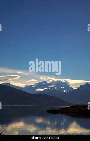 Avec des montagnes, lac Todos Los Santos, Chili Banque D'Images