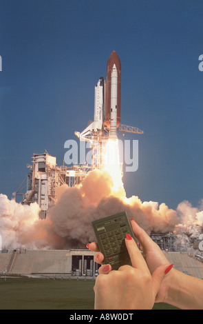 Notion de droit de lancer la navette spatiale contrôlée par télécommande manuelle. Banque D'Images