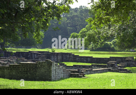 Vestiges d'une colonie de Jamestown Foundation accueil dans le parc historique colonial Virginia. Photographie numérique Banque D'Images