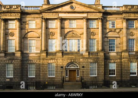 Matin/Soir soleil illumine Bute House, résidence officielle du Premier Ministre de l'Ecosse Banque D'Images