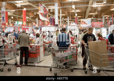 Scène à commander à Al Campo supermarché Marbella Costa del Sol Espagne Banque D'Images