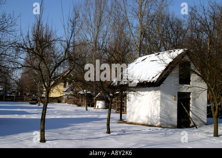 Région Europe Hongrie campagne hiver neige Nyirseg Shed Banque D'Images