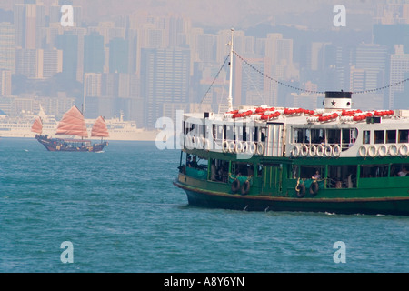 Star Ferry avec Duk Ling Jonque Chinoise Hong Kong Chine Banque D'Images