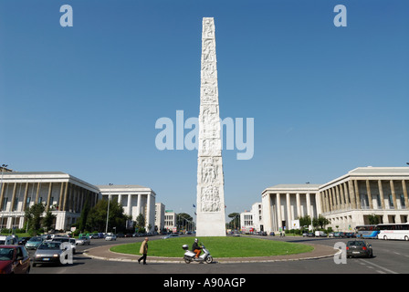 Rome Italie EUR L'Obélisque dédié à Guglielmo Marconi sur la Piazza du même nom Banque D'Images