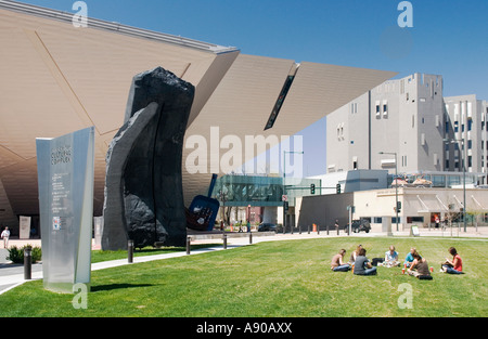 Denver Art Museum expansion, avec l'ancien article en arrière-plan, en Californie Amérique du Nord Banque D'Images