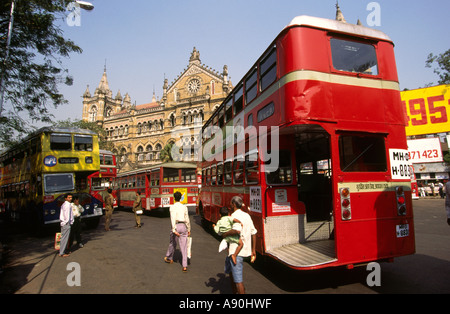 L'Inde Maharashtra Mumbai Bombay Victoria CTT gare terminus des autobus Banque D'Images