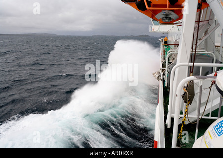 Une mer à bord du navire de croisière Hurtigruten MS Nordlys au sud de la Norvège Vardo Banque D'Images