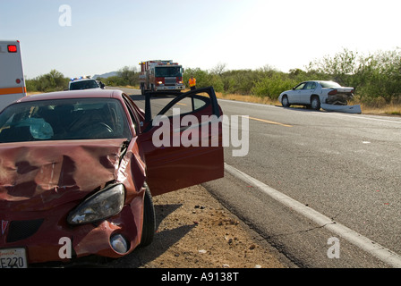 Accident de voiture sur la route 86 près de Sells, Arizona, USA.Tohno O'oldham Indian Reservation. Banque D'Images