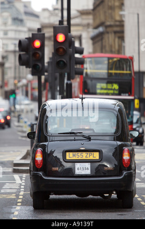 Black Taxi à Londres, en Angleterre. Banque D'Images