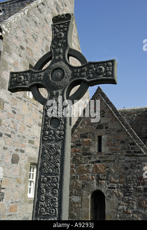 Copie de St. John's cross isle d'Iona, en Écosse, à l'extérieur de l'abbaye d'Iona. Banque D'Images