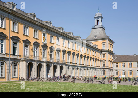 Château des princes électeurs, université de Bonn, vue des jardins, NRW, Allemagne Banque D'Images