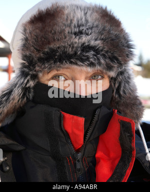 Femme avec des protections du froid extrême, la Suède, la Laponie Lainio Banque D'Images