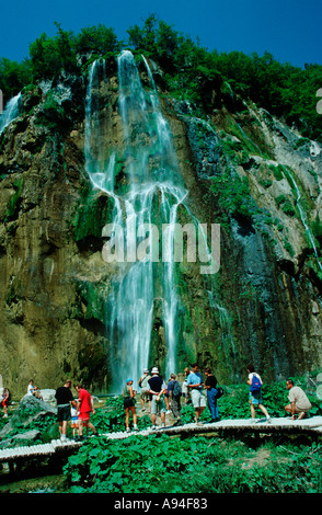 Le parc national des Lacs de Plitvice cascade Banque D'Images