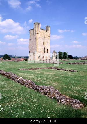 Helmsley Castle ruins de Tour Est château médiéval dans le seigle Dale ville de Helmsley dans le North York Moors National Park Best Western North Yorkshire Angleterre UK Banque D'Images