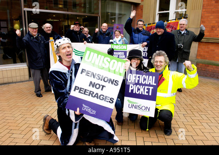 Les travailleurs du secteur public UNISON grève contre des propositions de pension Banque D'Images