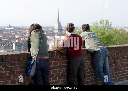 Les touristes donnent sur Turin Italie Banque D'Images