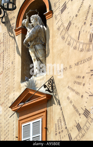 Détail du Palais des Gouverneurs Piazza Garibaldi Parma Italie Banque D'Images