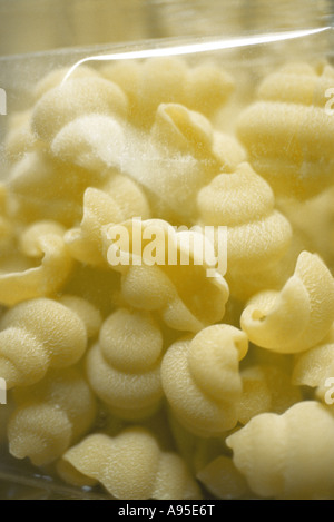 Dans le paquet des gnocchi, close-up Banque D'Images