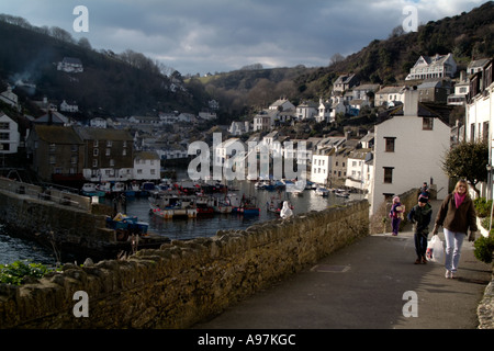 Vue sur le port et ses environs vieux village de pêcheurs. Banque D'Images