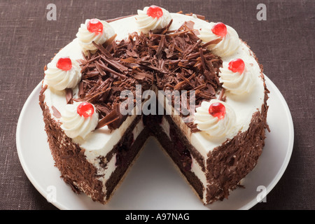 Gâteau Forêt Noire un morceau pris FoodCollection Banque D'Images