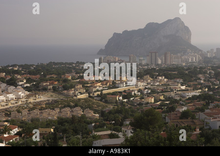 Sur Calpe vers Penon de lfach rock, Calpe, Espagne, Europe Banque D'Images