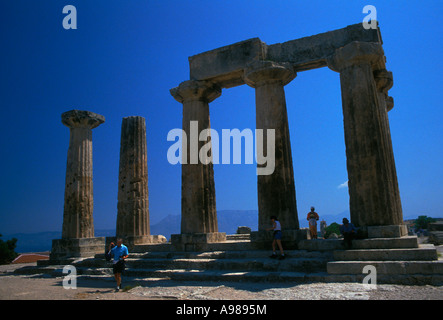 Temple d'Apollon, 6e siècle avant J.-C., Corinthe, Péloponnèse, Grèce, Europe Banque D'Images