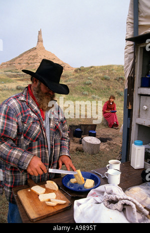 Petit-déjeuner À PROXIMITÉ DE CORRECTIONS GUIDE DE CHIMNEY ROCK, OREGON TRAIL WAGON TRAIN VOYAGE. BAYARD, Nebraska. Banque D'Images