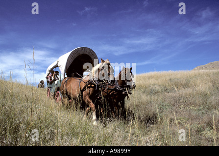 'OREGON TRAIL WAGON TRAIN' TRAVERSE LE NEBRASKA PRAIRIE PRÈS DE BAYARD. Automne Banque D'Images