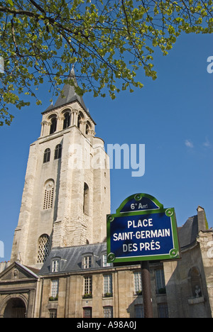 Paris, France. Eglise de Saint Germain des Prés, et connectez-vous à l'Square Banque D'Images