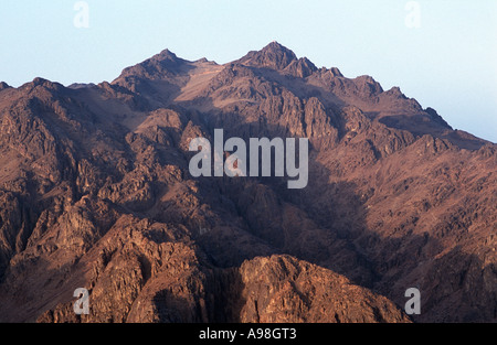 Mont Catherine la plus haute montagne en Egypte photographié depuis le sommet du mont Sinaï au lever du soleil 'terre sainte' Sinaï Égypte Banque D'Images