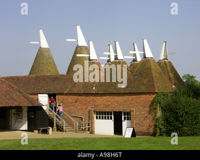 Maisons Oast Kentish, Sissinghurst, Kent, England, UK, Royaume-Uni, Grande-Bretagne, Europe Banque D'Images