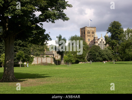 La tour de la cathédrale de St Albans, vu de la cathédrales. St Albans, Hertfordshire, Angleterre, Royaume-Uni, Grande Bretagne, , Banque D'Images