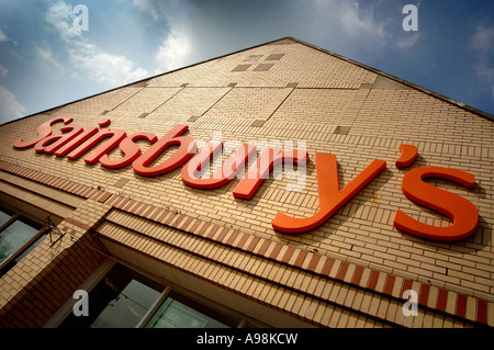 Le supermarché Sainsburys Store Se connecter dans le Nord du Devon Barnstaple Banque D'Images