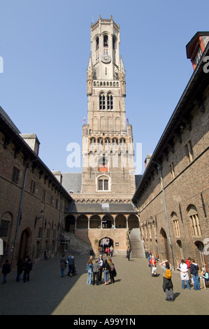 La cour intérieure de la tour du beffroi de Bruges (Brugge), Belgique. Banque D'Images