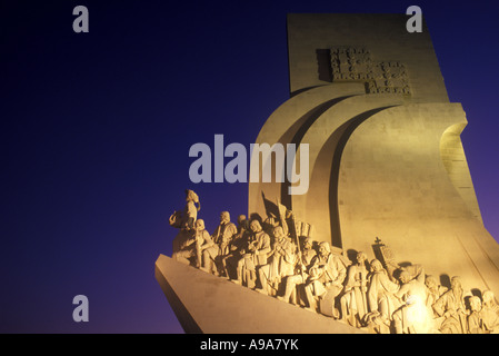 MONUMENT AUX NAVIGATEURS DÉCOUVERTES PRINCE HENRY LE NAVIGATEUR (©COTTINELLI TELMO & DE ALMEIDA 1960) LISBONNE PORTUGAL Banque D'Images