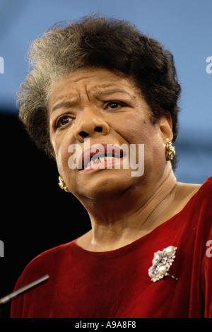 Maya Angelou poète & écrivain photographié à Hay Festival 2002 Hay-on-Wye Powys Pays de Galles UK Banque D'Images