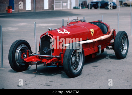 Alfa Romeo Monza 8 cylindres suralimenté de voiture de course Sport avec cheval cabré emblème de la Scuderia Ferrari des années 1930 Banque D'Images