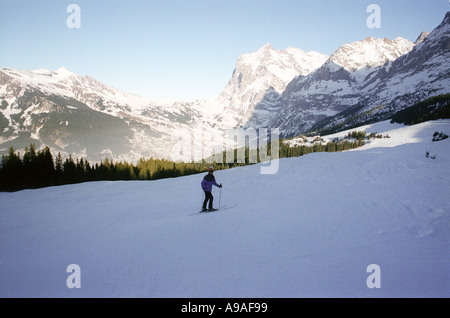 Scène de ski alpin Banque D'Images