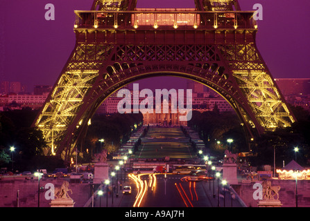 BASE DE TOUR EIFFEL CHAMPS DE MARS PARIS FRANCE Banque D'Images