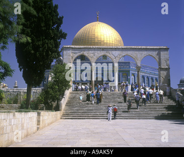 Les colonnes en pierre de la mosquée Omar Dôme du rocher sur le mont du Temple à Jérusalem ISRAËL Banque D'Images