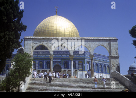 Les colonnes en pierre de la mosquée Omar Dôme du rocher sur le mont du Temple à Jérusalem ISRAËL Banque D'Images