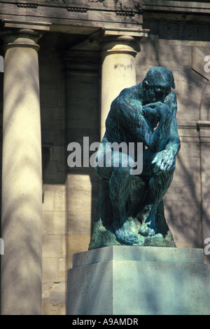 STATUE PENSEUR (©1909) Auguste Rodin Musée Rodin BEN FRANKLIN PARKWAY Philadelphia Pennsylvania USA Banque D'Images