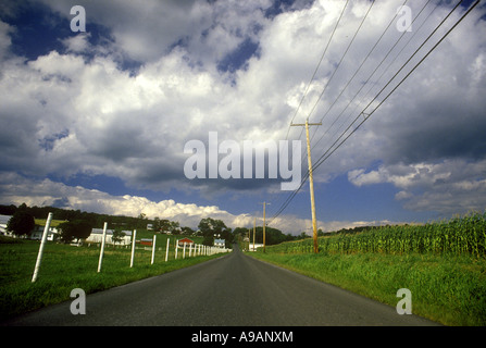 ROAD RURAL LANCASTER COMTÉ PENNSYLVANIE ÉTATS-UNIS Banque D'Images