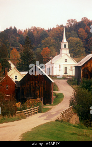 Feuillage d'AUTOMNE ATTEND RIVER VILLAGE NEW YORK USA Banque D'Images