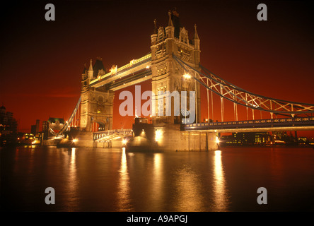 1989 PONT HISTORIQUE TOWER (©HORACE JONES & JOHN WOLFE BARRY 1894) PISCINE DE LONDON RIVER THAMES LONDRES ANGLETERRE ROYAUME-UNI Banque D'Images