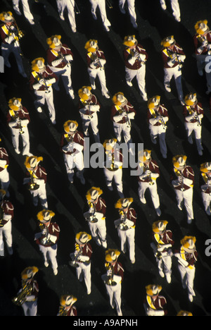 MARCHING BAND MACY Thanksgiving Day Parade BROADWAY MANHATTAN NEW YORK USA Banque D'Images