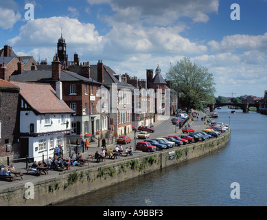 L'ancien Roi pittoresque rivière Ouse et Staithe en été, la ville de York, North Yorkshire, Angleterre, Royaume-Uni. Banque D'Images